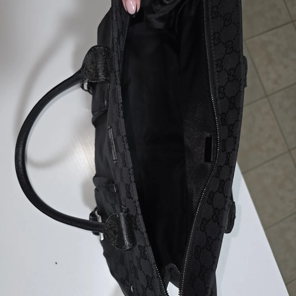 🚫SOLD🚫 | Gucci | Black Canvas GG Shoulder Tote W/ Leather Detail - Picture 5 of 17